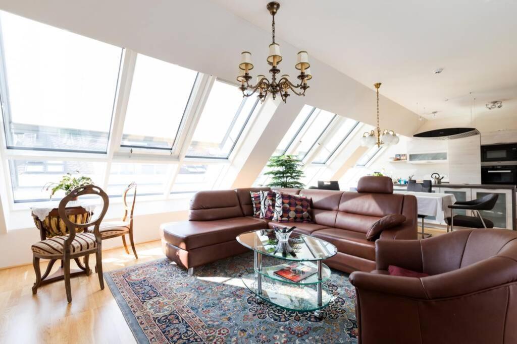 Grosses Penthouse #12 Mit Terrasse Und Aussicht Daire Viyana Dış mekan fotoğraf